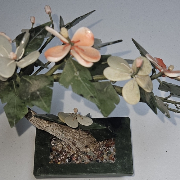 Vintage chinese carved  jade & shell  bonsai tree. - Picture 3 of 7